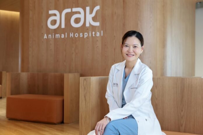 สพ.ญ.ทัศวรินทร์ กาญจนฉายา ประธานเจ้าหน้าที่โรงพยาบาลสัตว์อารักษ์