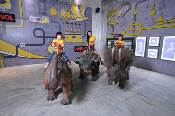 21. ขี่ไดโนเสาร์กับ Dinosaur Riding