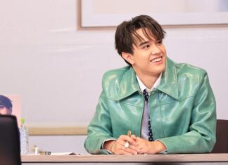 “ไมกี้ ปณิธาน” นั่งสบตา ในงาน FANSIGN PHOTOBOOK : MIKEY One Fine Day