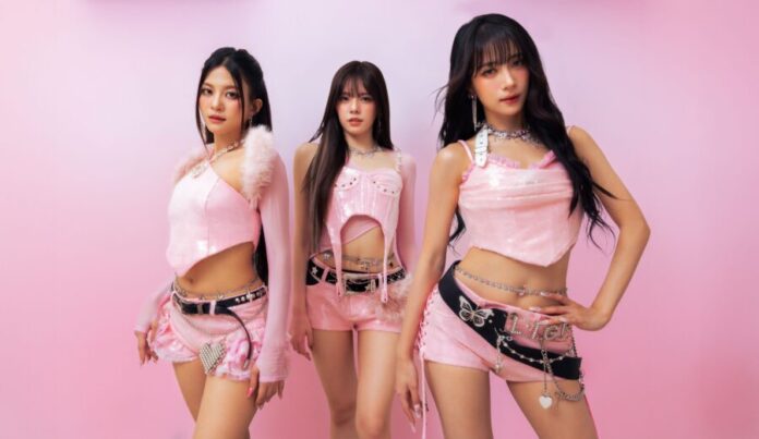 BNK48 - Hip Chain