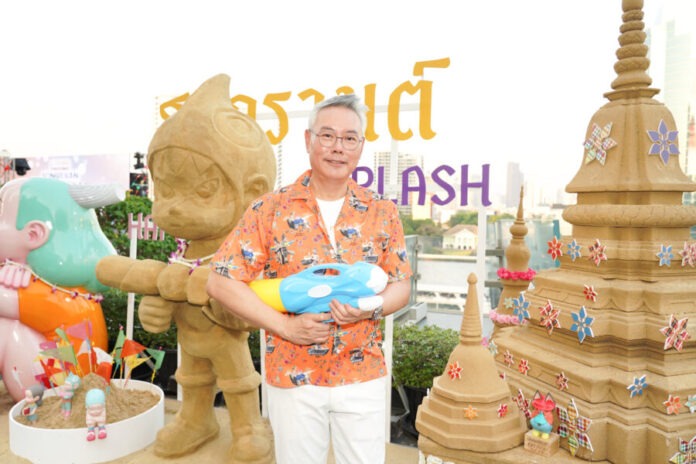 1 คุณสุพจน์ ชัยวัฒน์ศิริกุล กรรมการผู้จัดการ บริษัท ไอคอนสยาม จำกัด